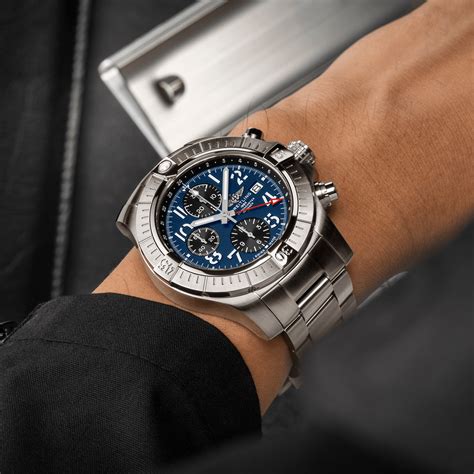 prijs breitling avenger|breitling avenger chrono.